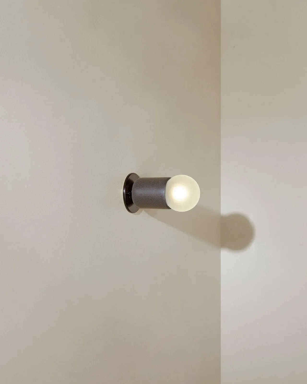 Ceramic Cylindrical Wall Light | Terra