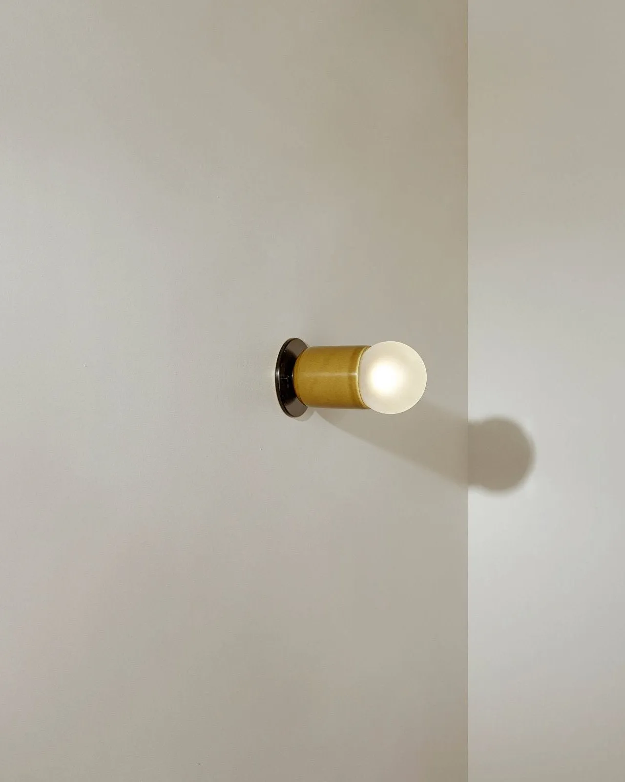 Ceramic Cylindrical Wall Light | Terra