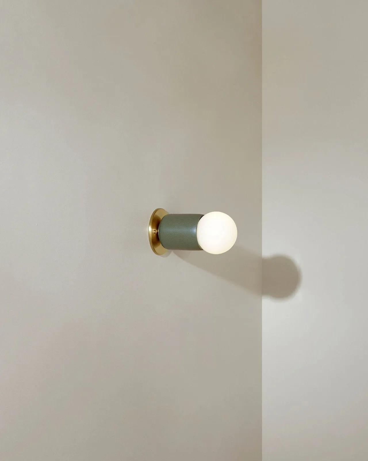 Ceramic Cylindrical Wall Light | Terra